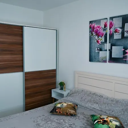 Villa Aj7 *